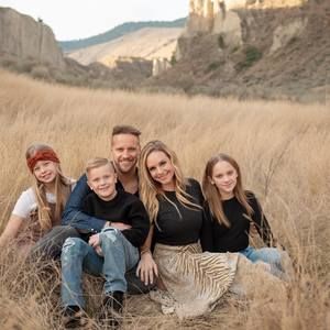 Meet your Posher, Crystal